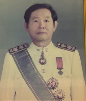 นายพงษ์  ลิ้มวงษ์สกุล